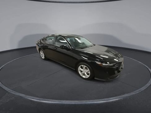 Used 2023 Honda Accord LX image 2