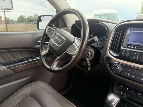 Used 2022 GMC Canyon Denali AWD/4WD image 16