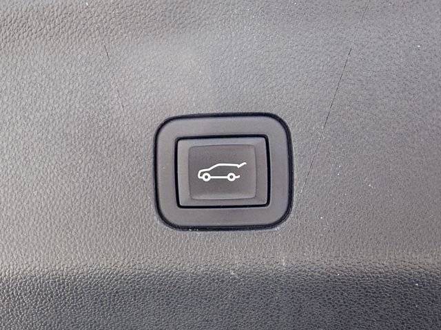 Used 2024 GMC Yukon XL SLT AWD/4WD image 14