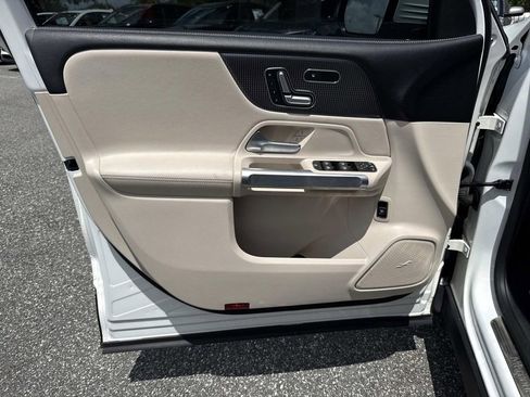 Used 2021 Mercedes-Benz GLB 250 4MATIC image 22