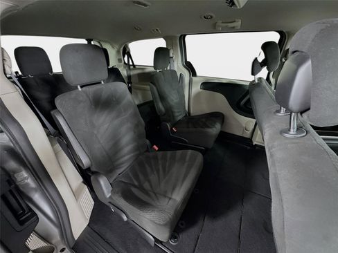 Used 2016 Dodge Grand Caravan SE w/ Quick Order Package 29E SE FWD image 25