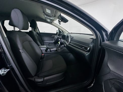 Used 2025 Kia Sportage LX image 28