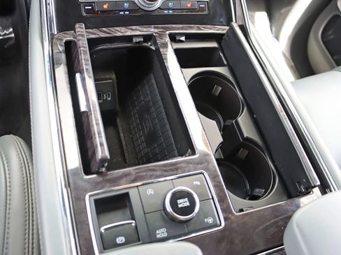 Used 2020 Lincoln Navigator Reserve w/ Luxury Package AWD/4WD image 29