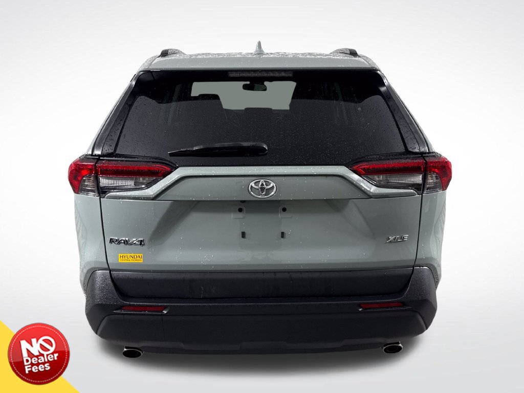 Used 2019 Toyota RAV4 XLE Premium w/ Cold Weather Package FWD image 5