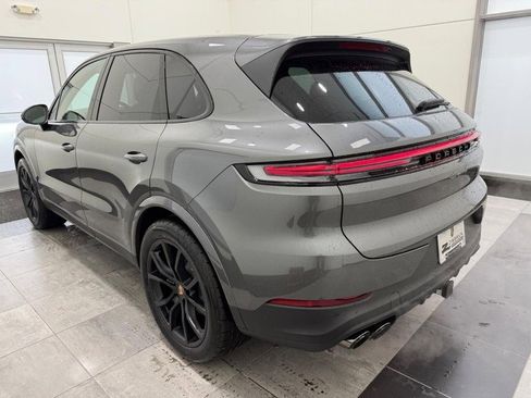 New 2026 Porsche Cayenne image 3