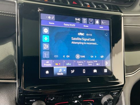 Used 2023 Jeep Grand Cherokee Altitude image 14