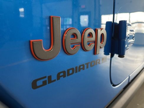 Used 2023 Jeep Gladiator Mojave image 13