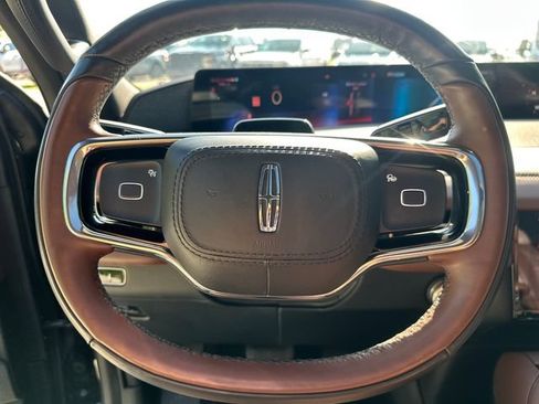 Used 2025 Lincoln Navigator L Reserve AWD/4WD image 29