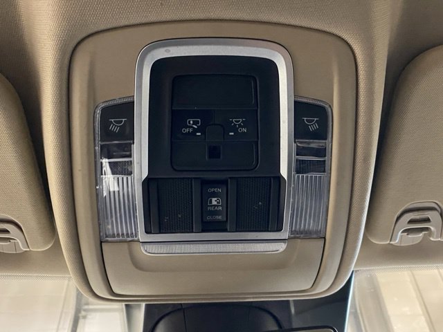 Used 2021 RAM 1500 Laramie AWD/4WD image 3