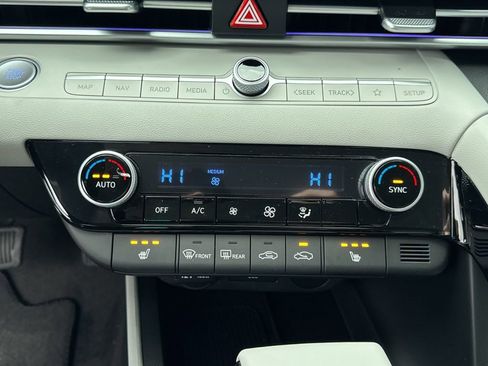 New 2026 Hyundai Elantra Limited FWD image 14
