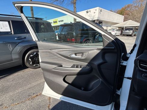 Used 2025 Buick Envista Sport Touring image 20