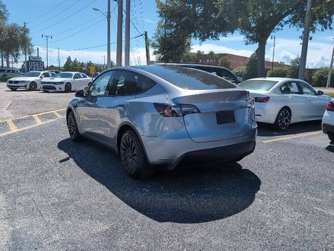 Used 2024 Tesla Model Y Long Range AWD/4WD image 4