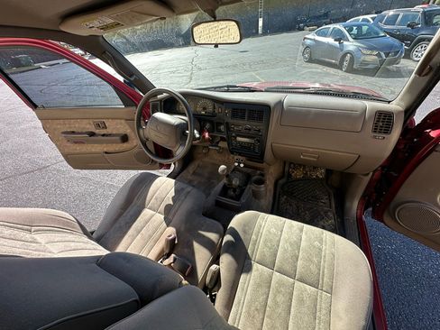 Used 2000 Toyota Tacoma 4x4 Xtracab V6 image 12