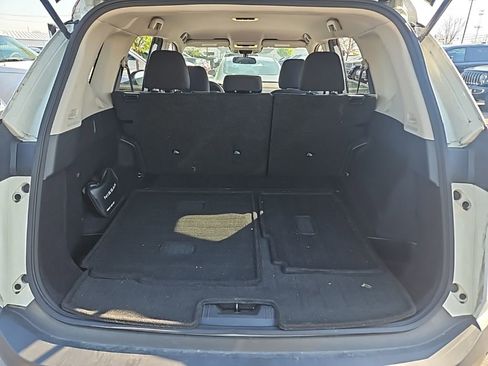 Used 2023 Nissan Rogue S image 10
