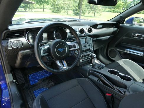 Used 2015 Ford Mustang Coupe RWD image 10