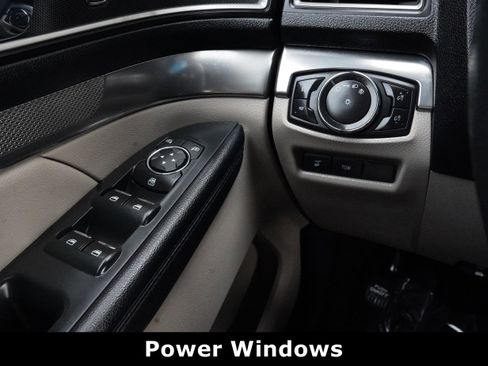 Used 2018 Ford Explorer XLT w/ Equipment Group 202A image 32