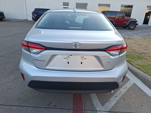 Used 2024 Toyota Corolla LE image 5