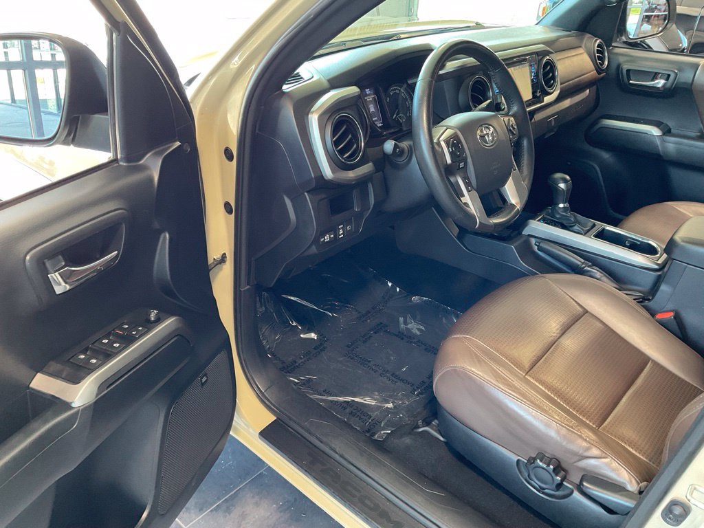 Used 2019 Toyota Tacoma Limited AWD/4WD image 9
