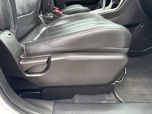 Used 2015 Chevrolet Captiva Sport LT w/ Convenience Package image 30