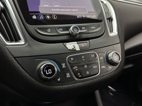 Used 2020 Chevrolet Malibu LT FWD image 15