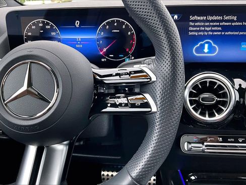 Used 2025 Mercedes-Benz GLA 250 image 22