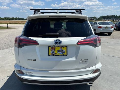 Used 2018 Toyota RAV4 Limited w/ Advanced Technology Package AWD/4WD image 5