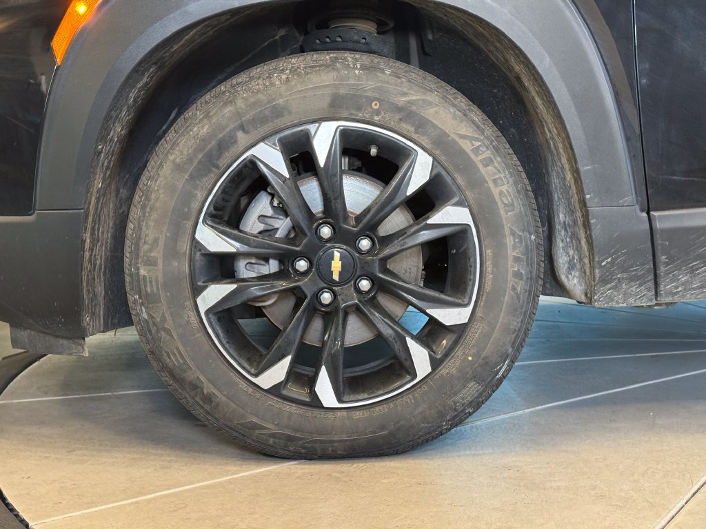 Used 2022 Chevrolet TrailBlazer LT FWD image 24