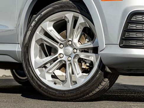 Used 2018 Audi Q3 2.0T Premium w/ Convenience Package image 13