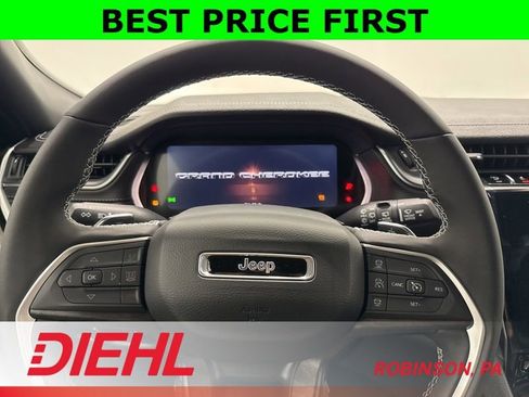 New 2025 Jeep Grand Cherokee Limited w/ Black Appearance Package AWD/4WD image 26