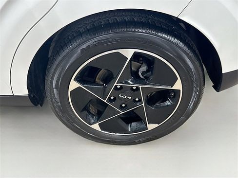 Used 2023 Kia Soul EX image 32