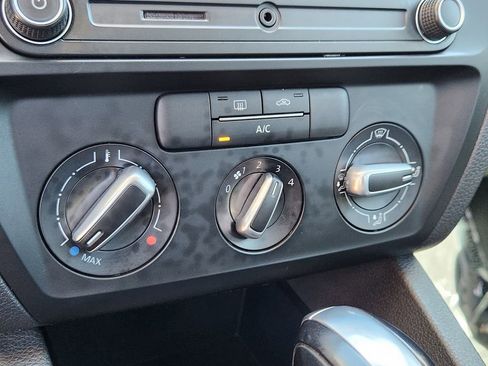 Used 2018 Volkswagen Jetta S image 9