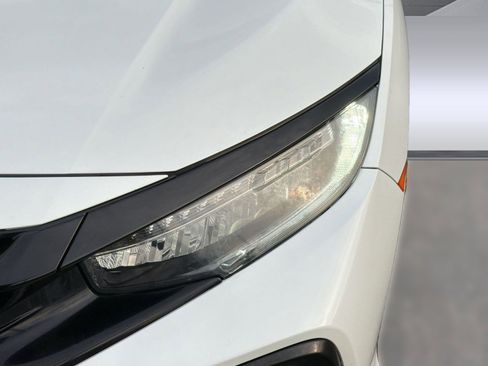 Used 2018 Honda Civic Sport Touring image 10