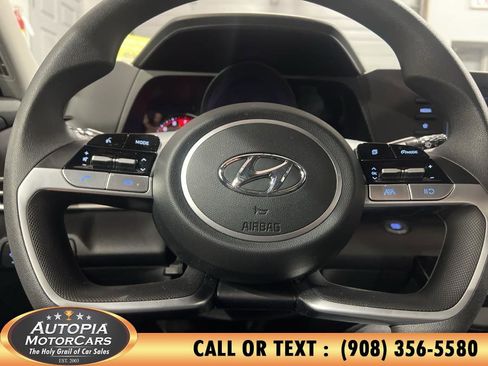 Used 2023 Hyundai Elantra SEL w/ Cargo Package image 21