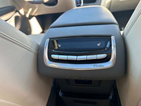 Used 2024 Cadillac XT6 Premium Luxury image 18