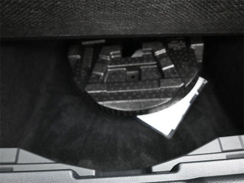 Certified 2025 Nissan Kicks SR image 16