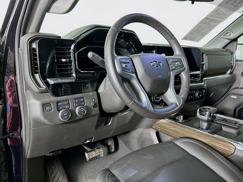 Used 2022 Chevrolet Silverado 1500 LT Trail Boss w/ Convenience Package II image 10