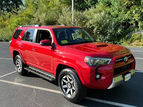 Used 2024 Toyota 4Runner TRD Off-Road Premium image 7