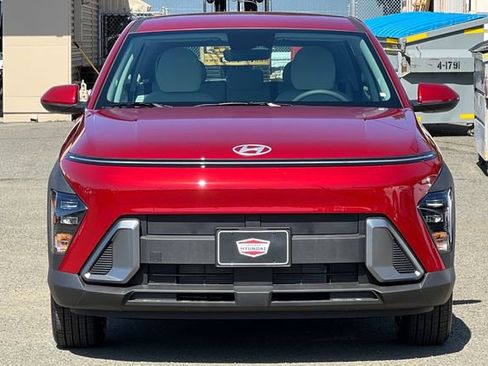 New 2026 Hyundai Kona SE FWD image 3
