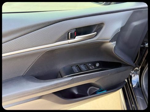 Used 2025 Toyota Camry SE FWD image 22