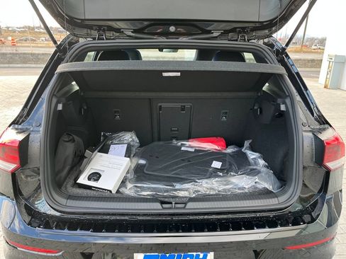 New 2026 Volkswagen Golf image 25
