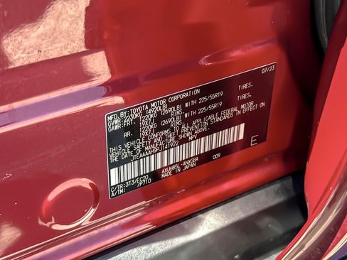 Certified 2023 Toyota Venza Nightshade AWD/4WD image 27