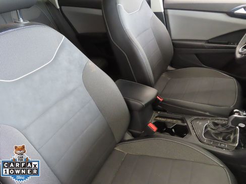 Certified 2023 Volkswagen Taos SE image 24