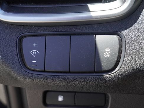 Used 2017 Kia Sorento FWD image 10
