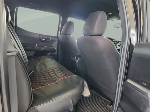 Used 2022 Toyota Tacoma TRD Off-Road w/ Technology Package RWD image 18