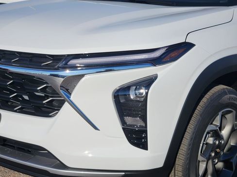 New 2026 Chevrolet Trax LT w/ LT Convenience Package image 5