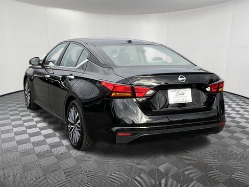 Used 2025 Nissan Altima 2.5 SV image 4