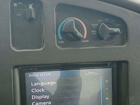 Used 2006 Ford E-350 and Econoline 350 Super Duty image 10