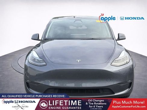 Used 2023 Tesla Model Y Long Range AWD/4WD image 2