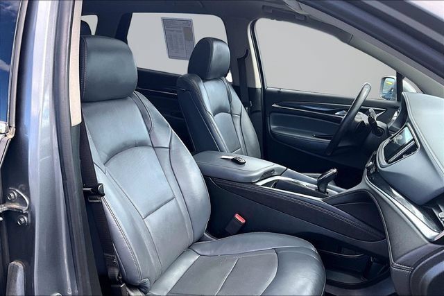 Used 2020 Buick Enclave Essence w/ Sound and Sites Package AWD/4WD image 7