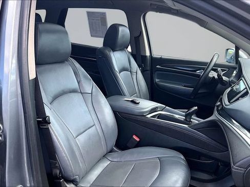 Used 2020 Buick Enclave Essence w/ Sound and Sites Package AWD/4WD image 7